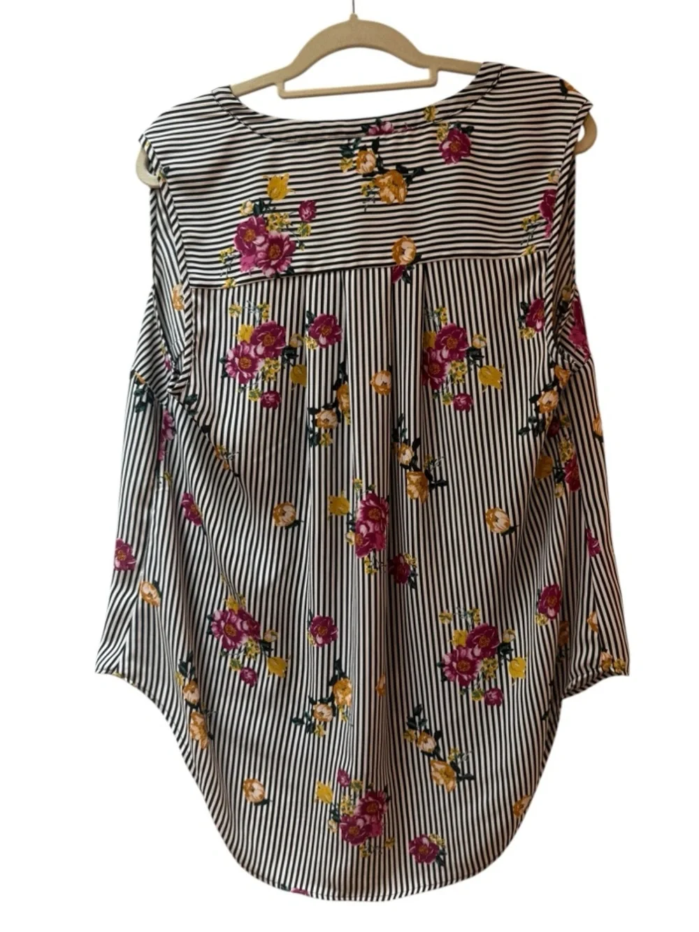 Women's Torrid Harper Stripe with Floral Sleeveless Top
Size: 0 - Picture 2 of 4